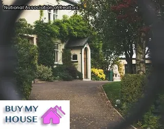 how much do realtors charge to sell your house